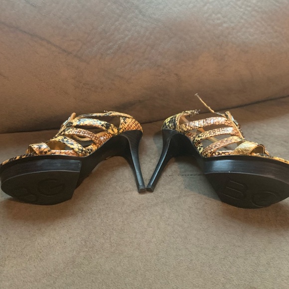 Size 5.5 - Picture 4 of 4